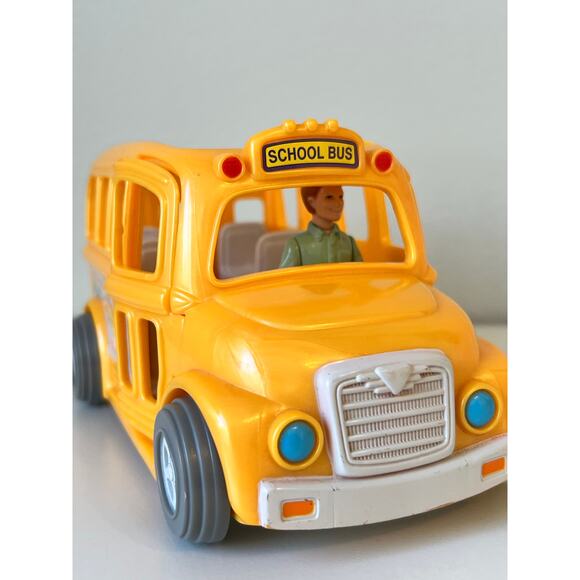 Sweet Streets School Bus Vintage Loving Family Dollhouse Toy W Driver or Dad - Picture 12 of 12